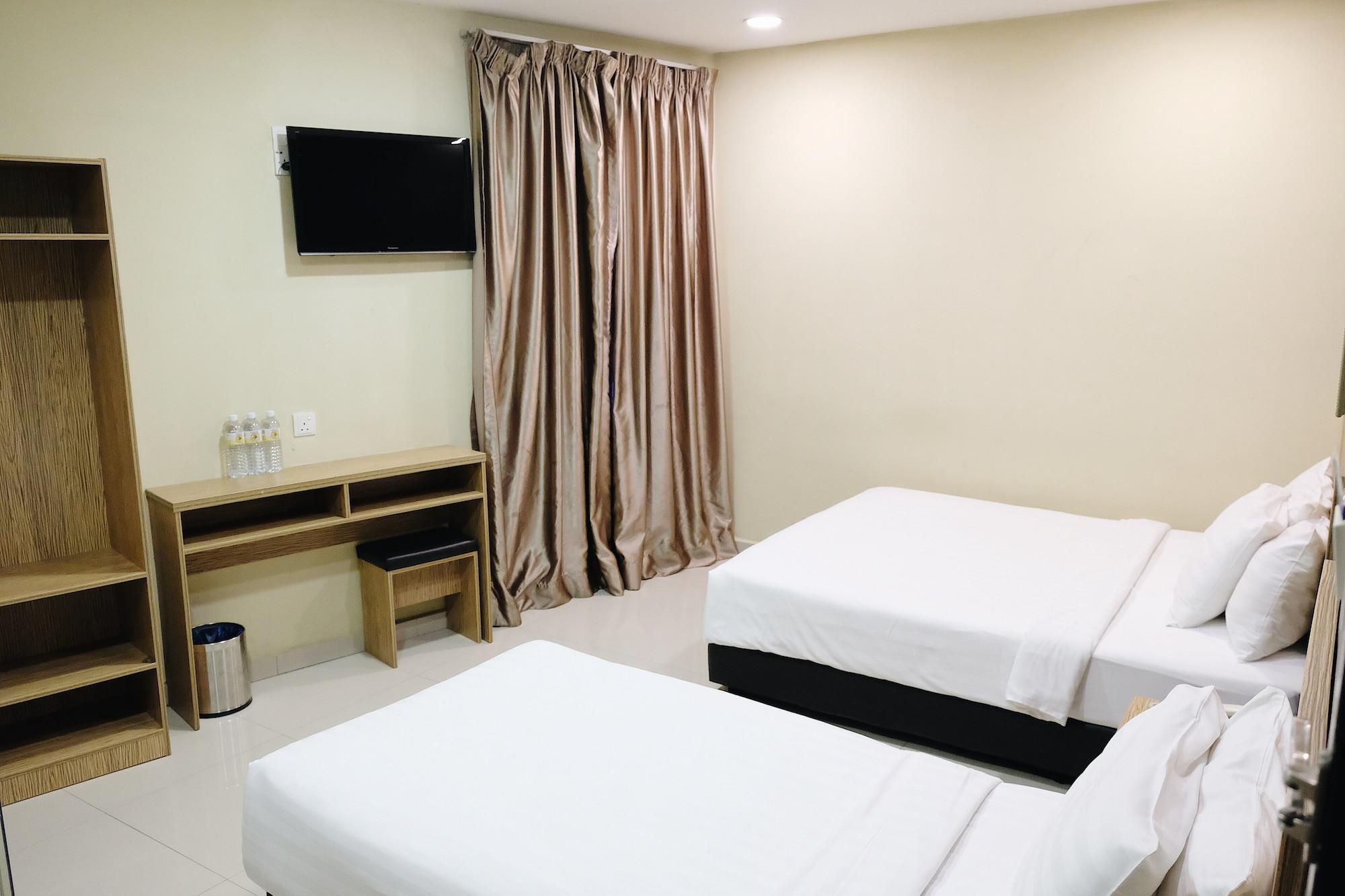 Era Plus Hotel Seri Kembangan Exterior photo